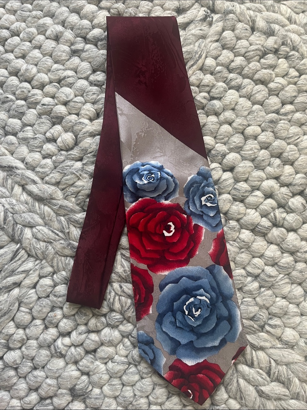 J. Blades "roses" handmade silk tie - Picture 8 of 8